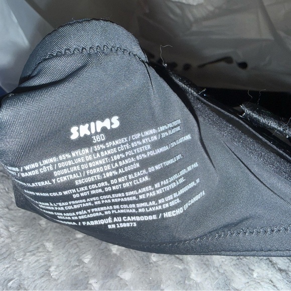 SKIMS FULL COVERAGE LIGHTLY LINED - Picture 5 of 5